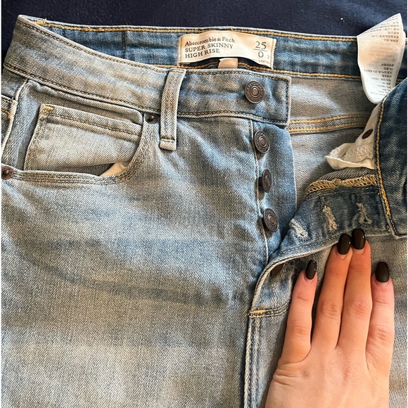Abercrombie & Finch super high rise jeans - Picture 3 of 5
